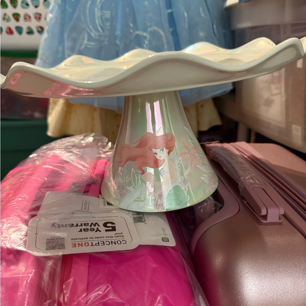 Disney Little Mermaid Ariel Ceramic Cake Pedestal Stand – Iridescent – Like New